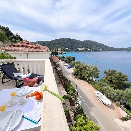 Terrace Studios With Panoramic Seaview Uble المظهر الخارجي الصورة