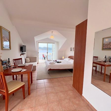 Terrace Studios With Panoramic Seaview Uble المظهر الخارجي الصورة