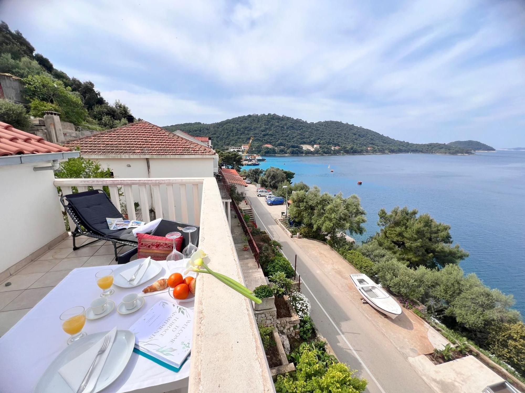 Terrace Studios With Panoramic Seaview Uble المظهر الخارجي الصورة