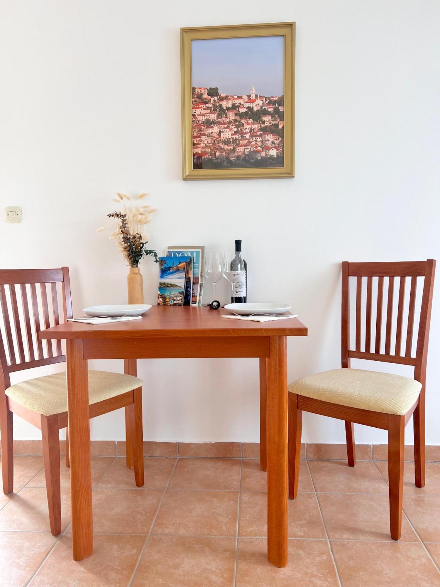Terrace Studios With Panoramic Seaview Uble المظهر الخارجي الصورة